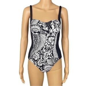 LA BLANCA black and white high back one-piece swimsuit in size 6. EUC